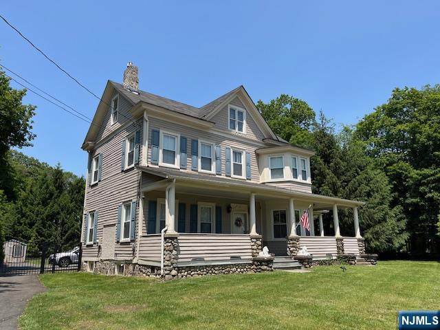 889 Circle Avenue - Photo 1