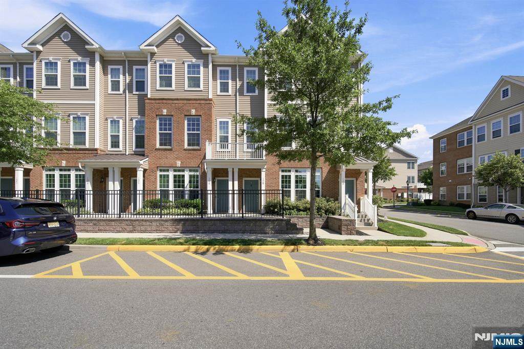 128 Wesmont - Photo 1