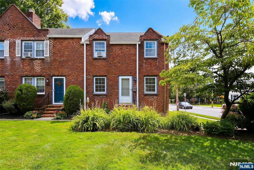 909 River Road - Photo 1