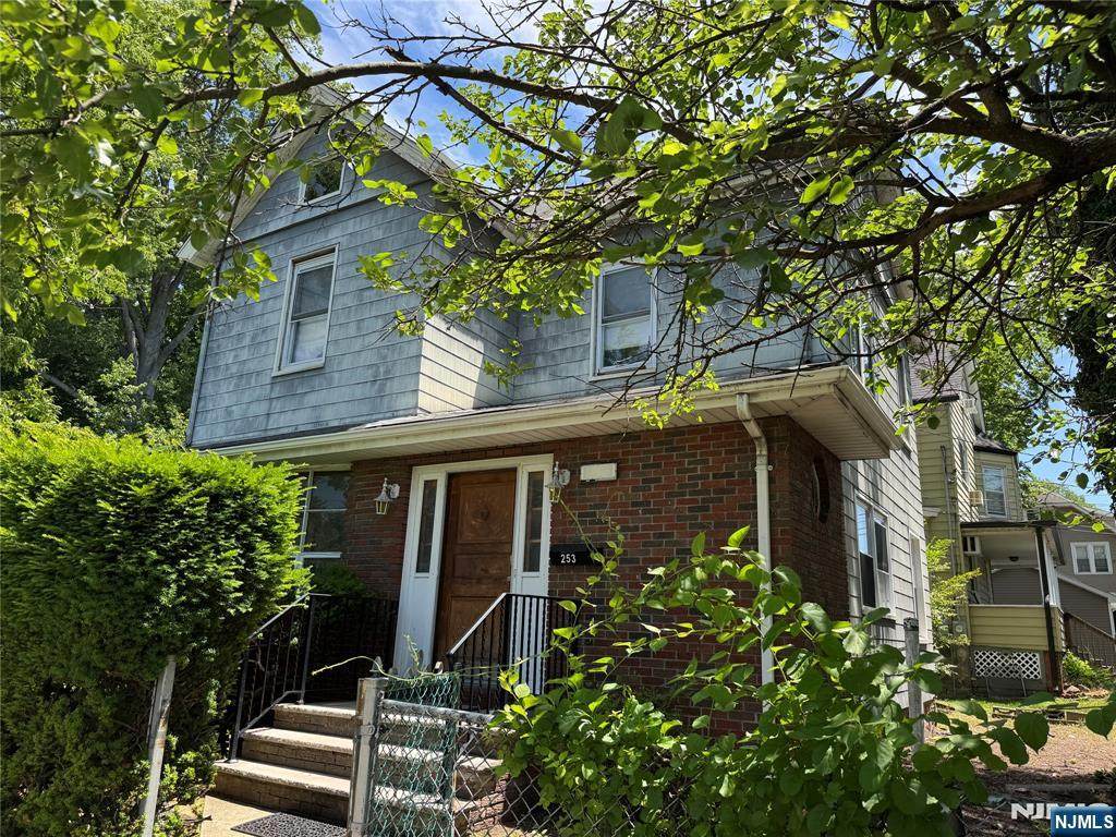 253 Harrison - Photo 1