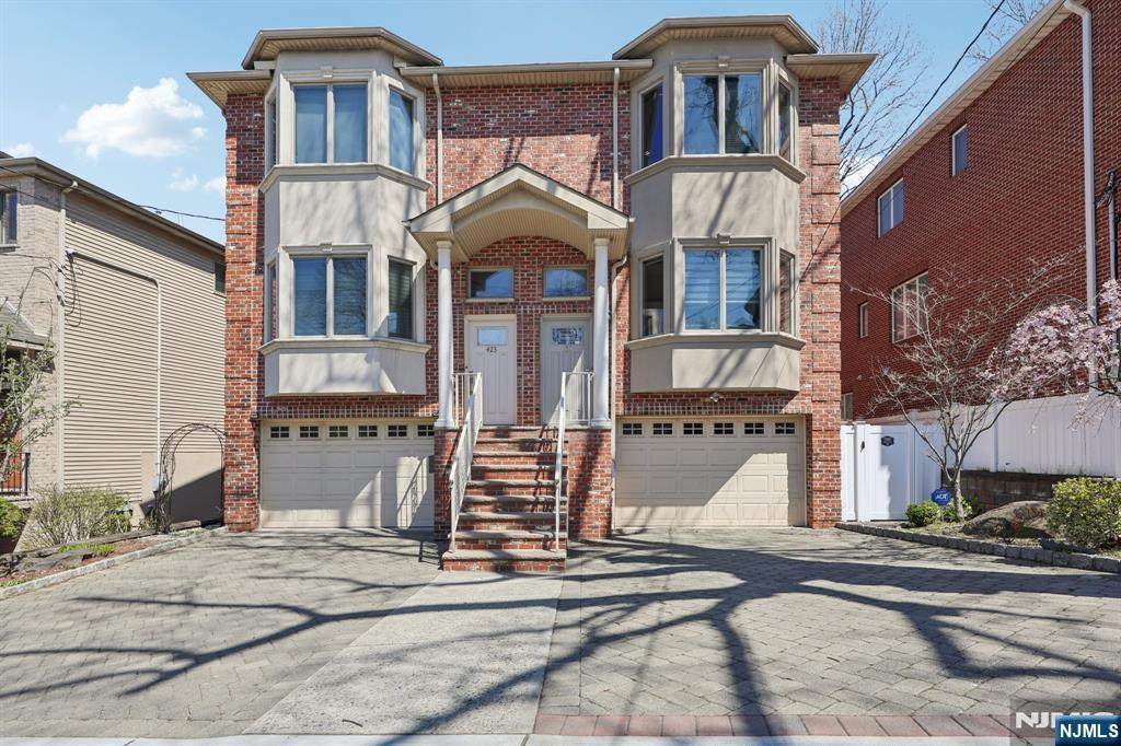421 Lafayette - Photo 1
