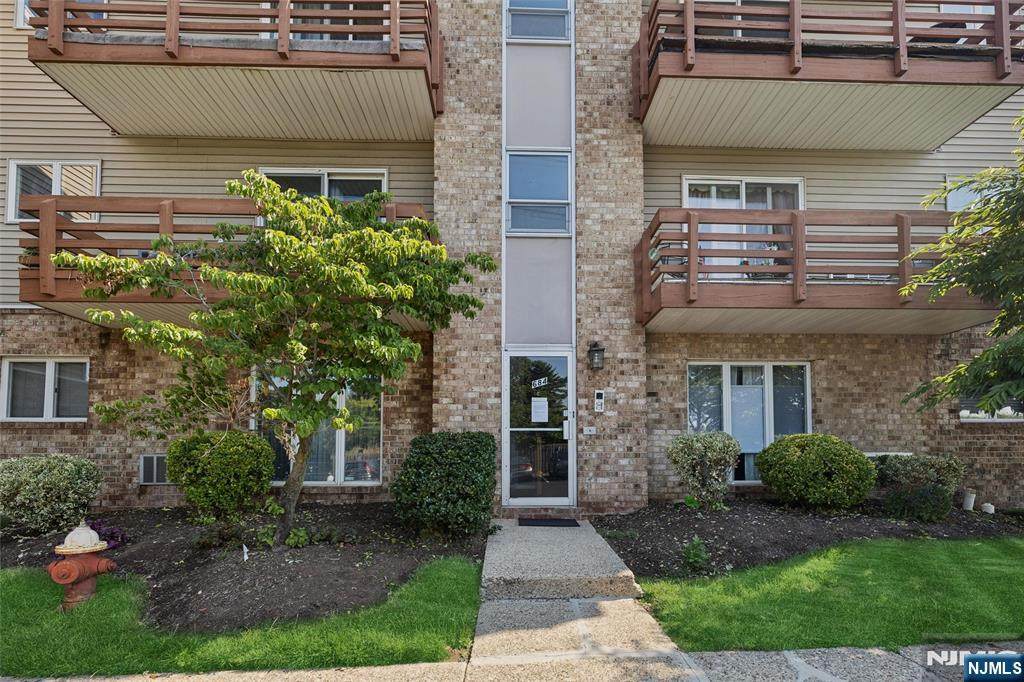 680 Union Avenue - Photo 1