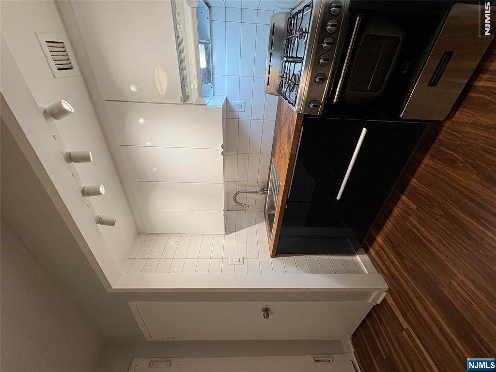 501 Linwood - Photo 1