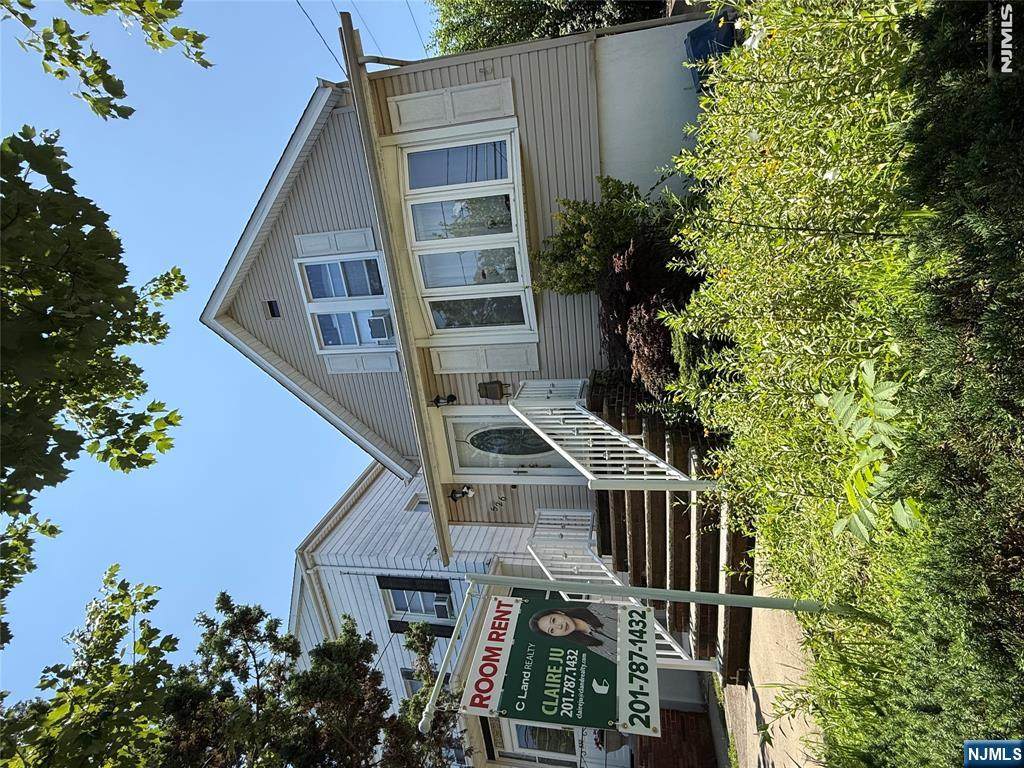526 Fern - Photo 1