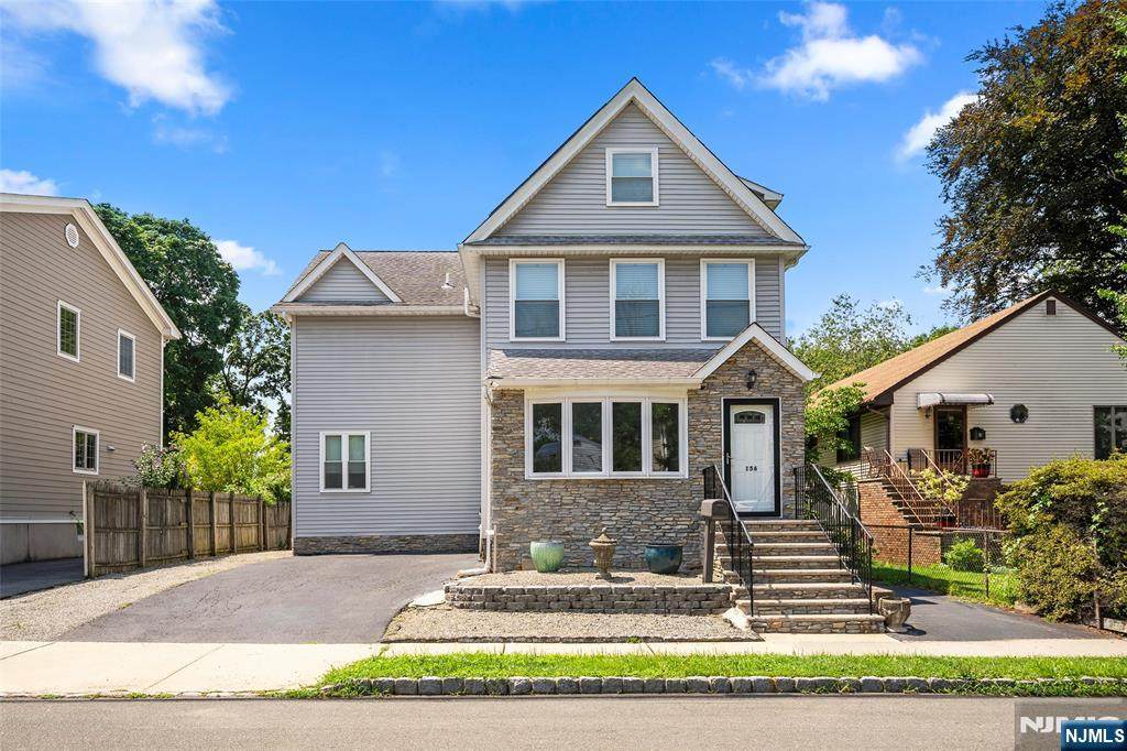 156 Phelps - Photo 1