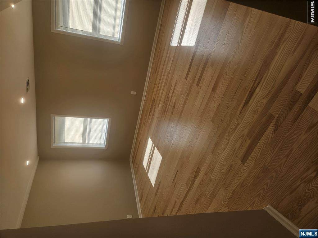 218 Huyler - Photo 1