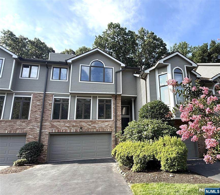 20 Lakeview Drive - Photo 1