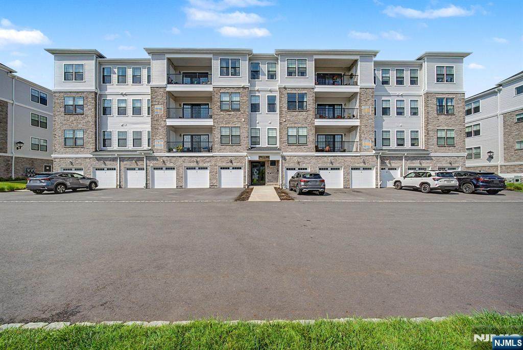 13 Whitney Avenue - Photo 1