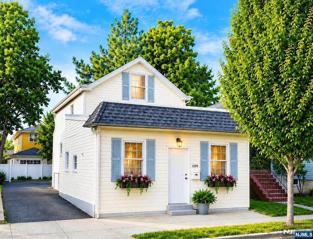 109 Grand Street - Photo 1