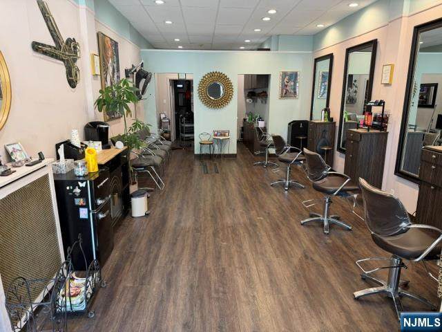403 Broad - Photo 1