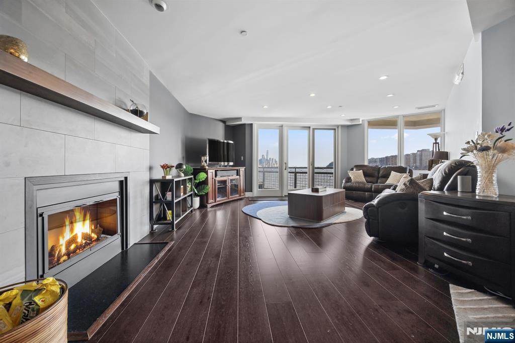 600 Harbor Boulevard - Photo 1