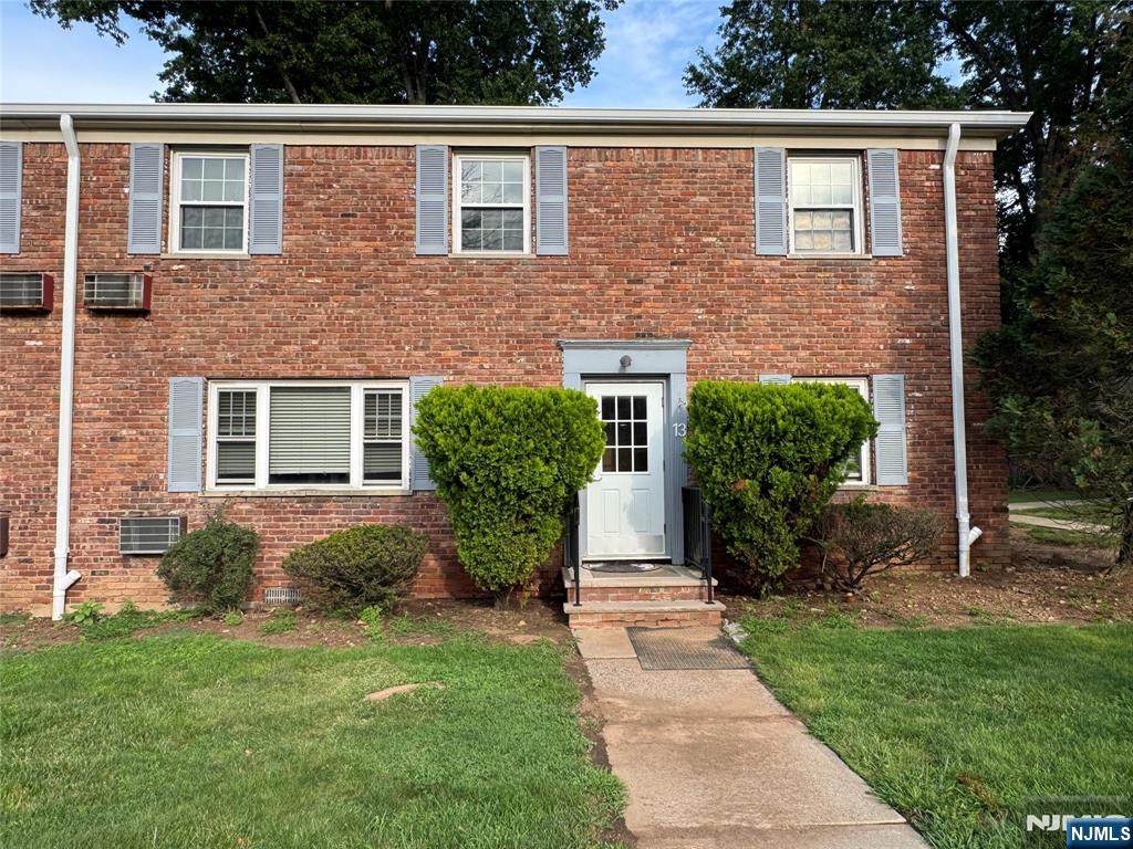 13 Wedgewood Drive - Photo 1
