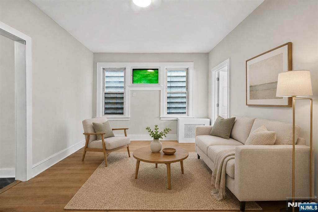 28 Riverside - Photo 1