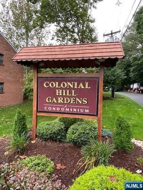 2 Colonial - Photo 1
