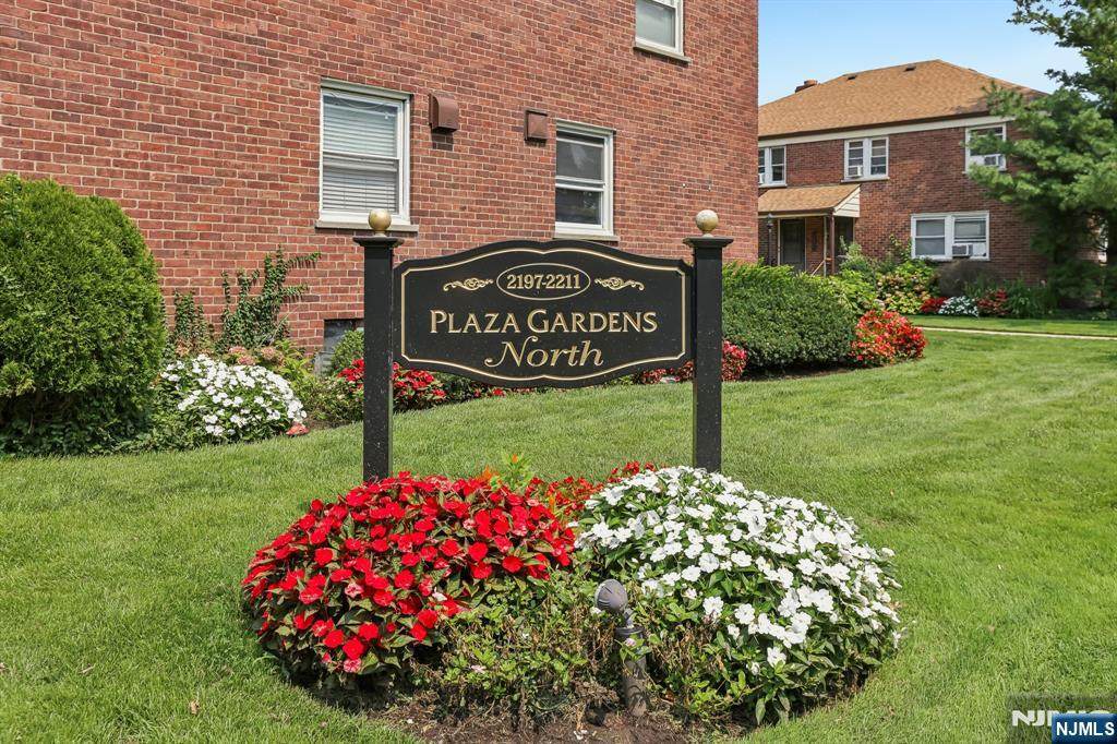 2199 Center Avenue - Photo 1