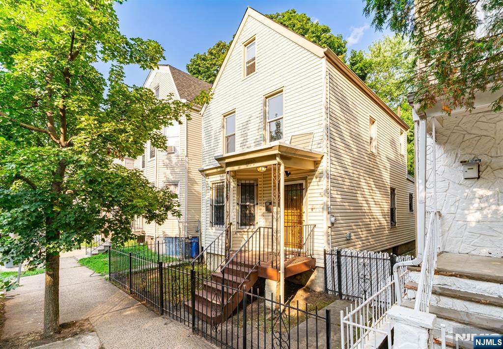 800 15th Street - Photo 1