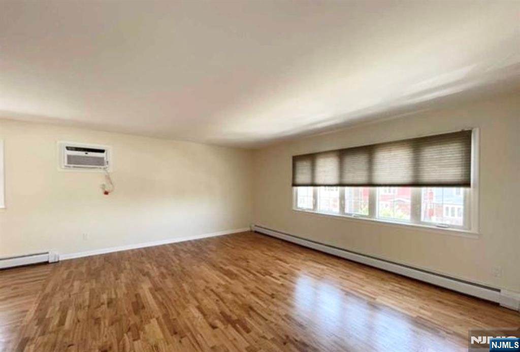 506 Davis - Photo 1