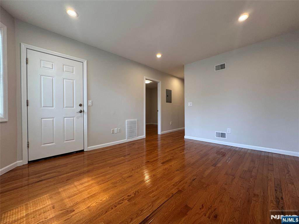 199 Maple - Photo 1