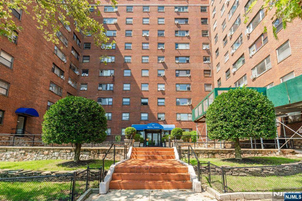 6515 Boulevard East - Photo 1