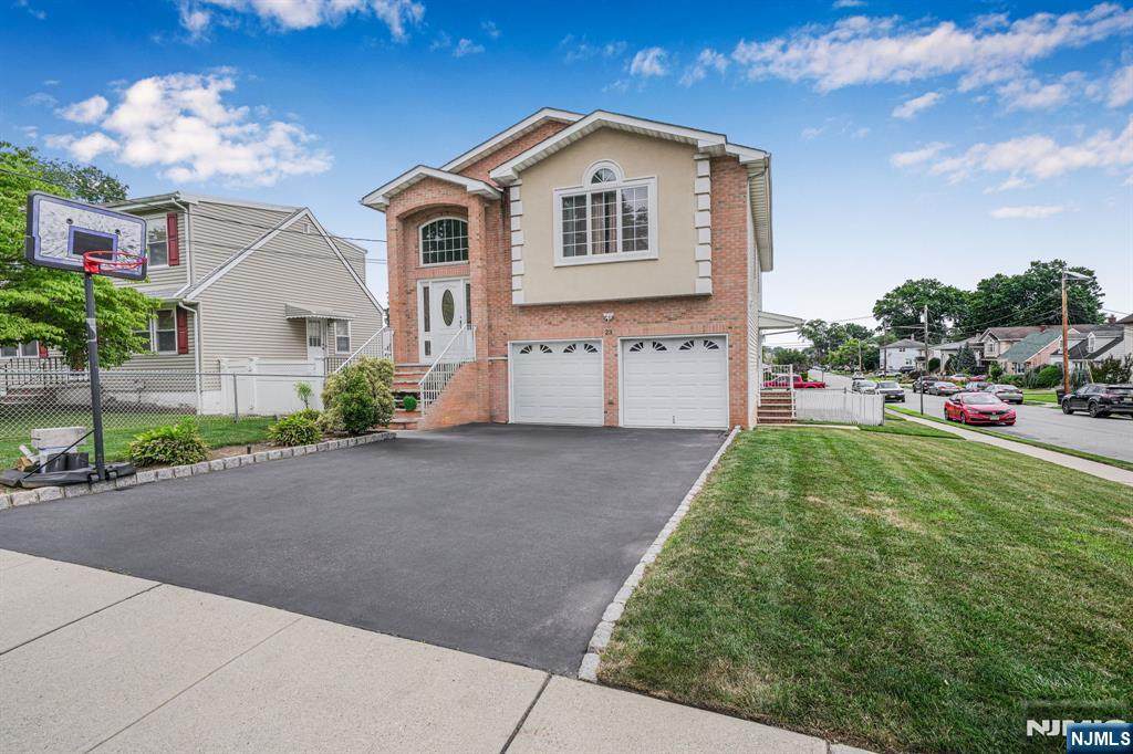 23 West - Photo 1