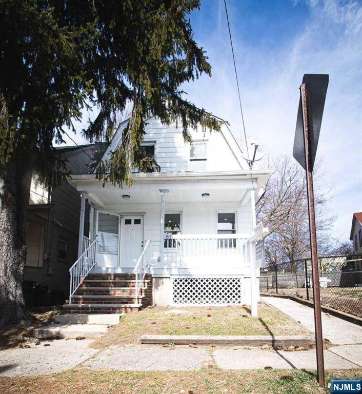 81 Dewey - Photo 1