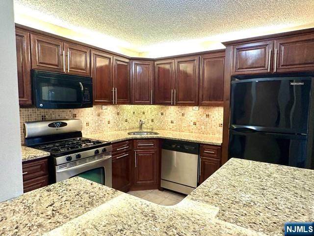 303 Linden - Photo 1