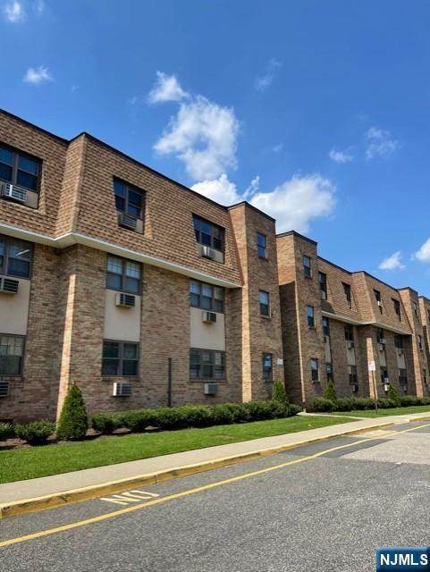 220 Meadow - Photo 1