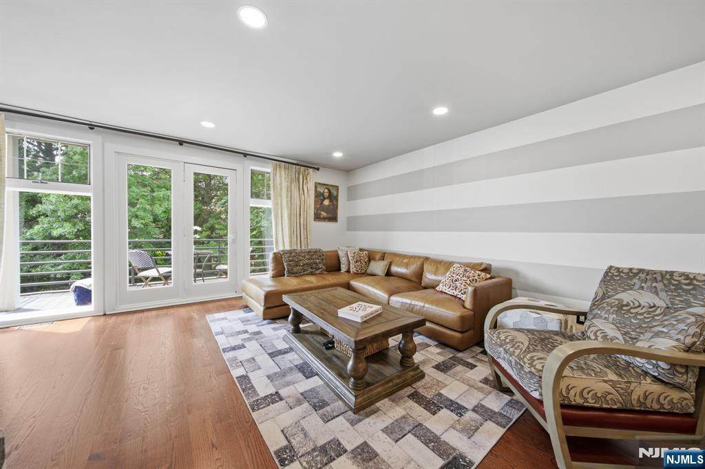 31 Grand Cove Way - Photo 1