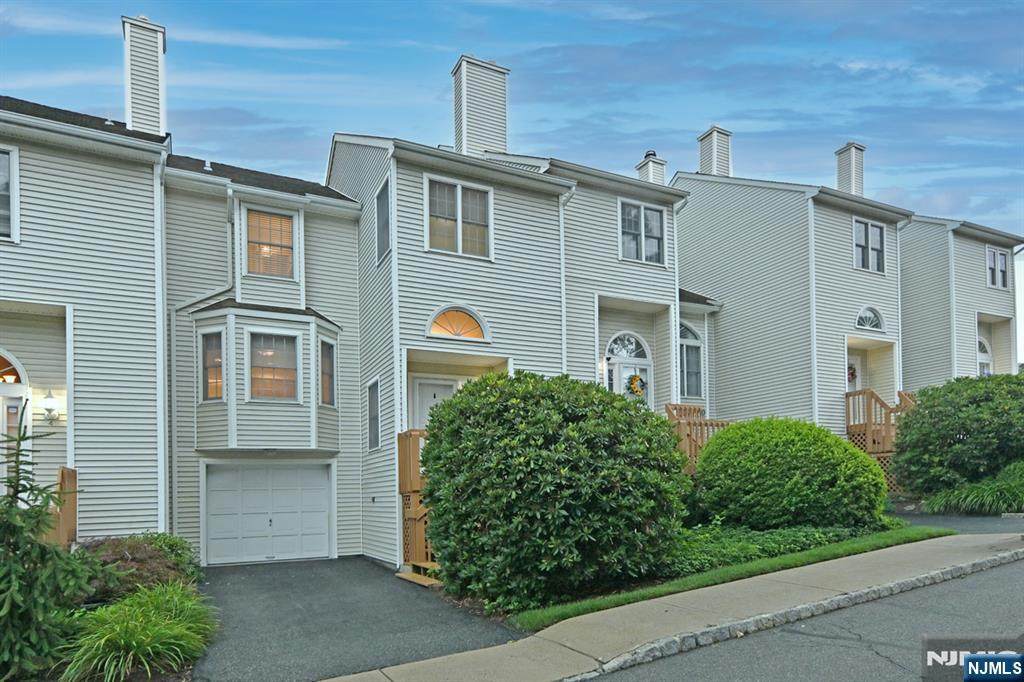 6 Erin Way - Photo 1