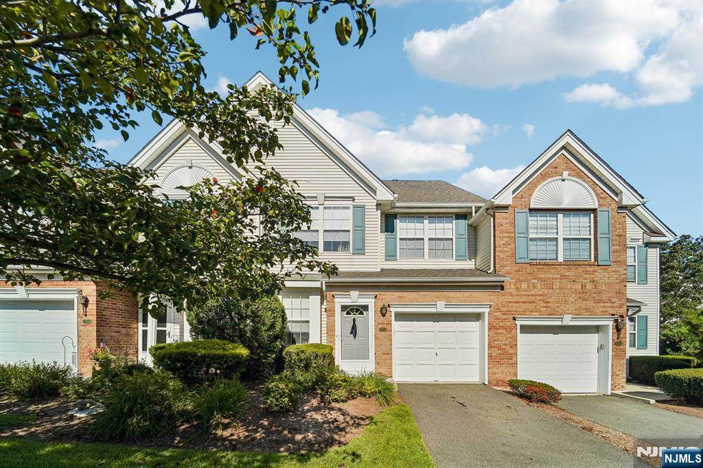 136 Cambridge Drive - Photo 1