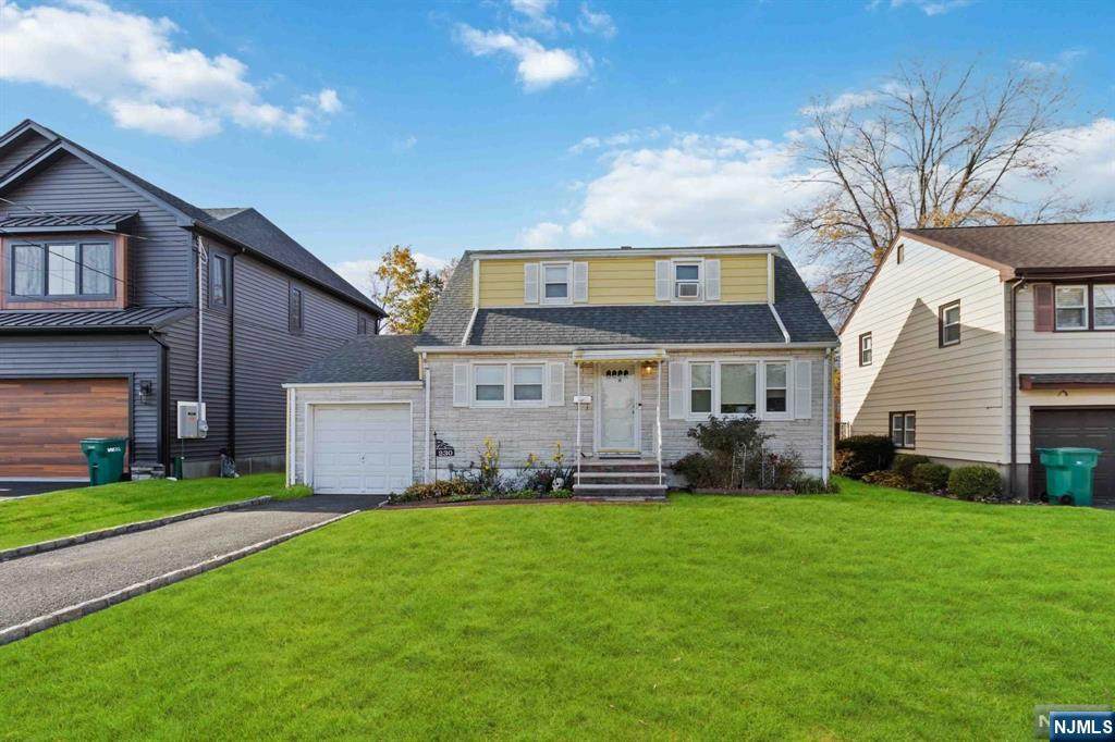 230 Pinehurst Avenue - Photo 1