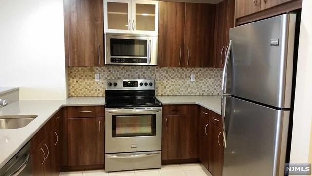 305 Palisade Avenue - Photo 1