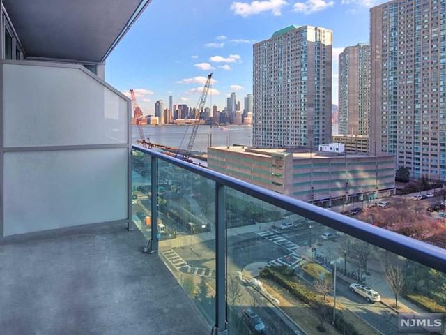 20 Newport Parkway - Photo 1