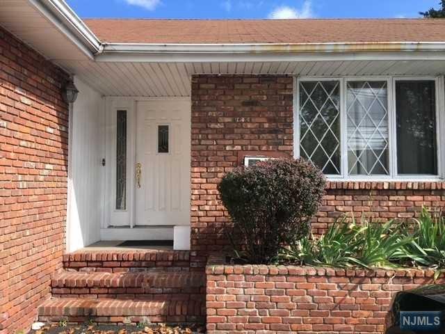 983 Riverview Drive - Photo 1