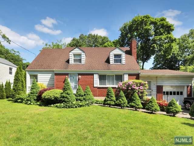34 Dubois Avenue - Photo 1