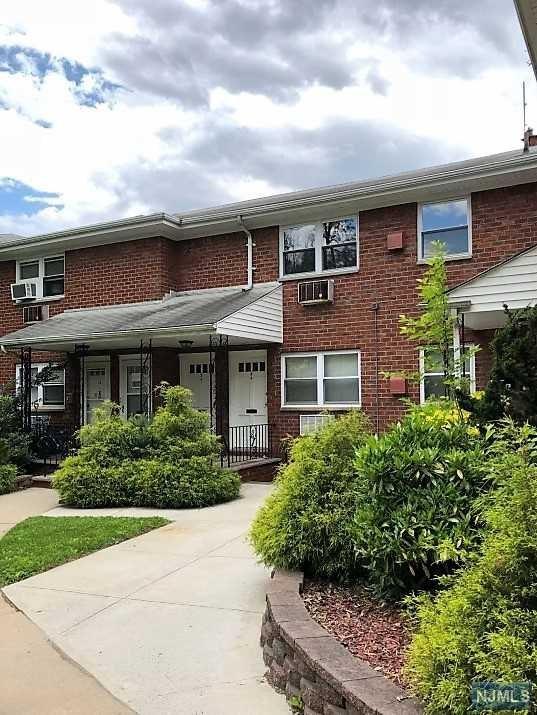 300 Homestead Avenue - Photo 1
