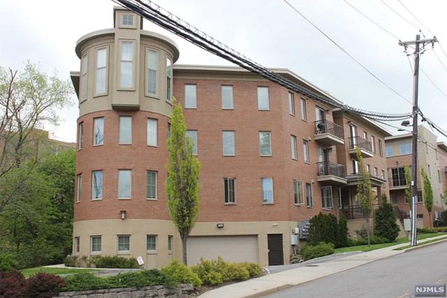 250 Laird Avenue - Photo 1