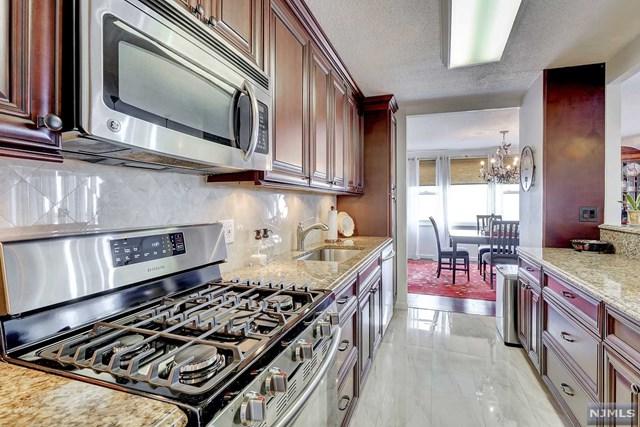 555 North Avenue - Photo 1
