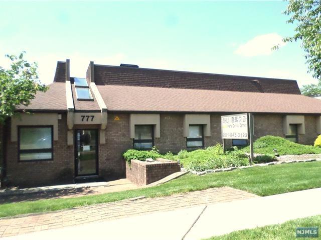 777 Broad Avenue - Photo 1