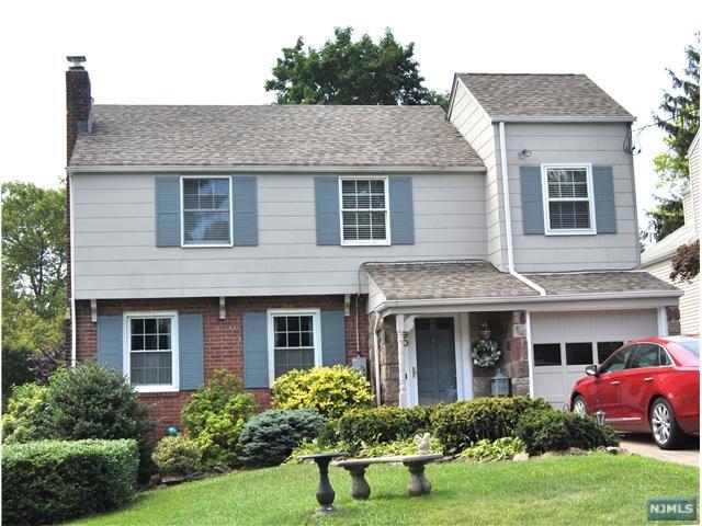 90 Surrey Lane - Photo 1