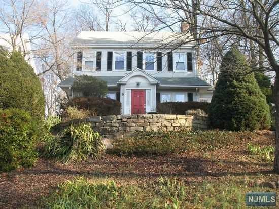 55 Clinton Avenue - Photo 1
