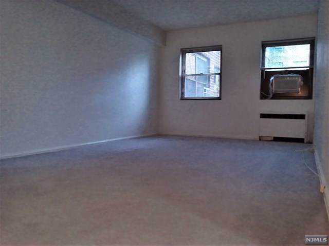421 Park Place - Photo 1
