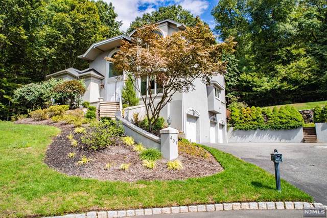 401 Crocus Hill - Photo 1