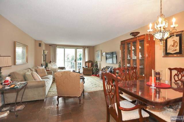 555 North Avenue - Photo 1