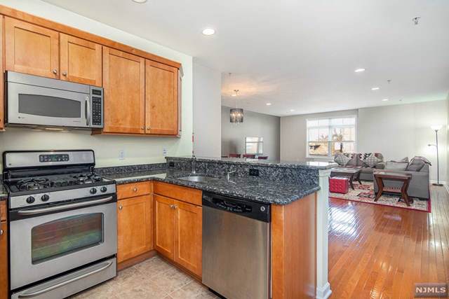 9252 Kennedy Boulevard - Photo 1