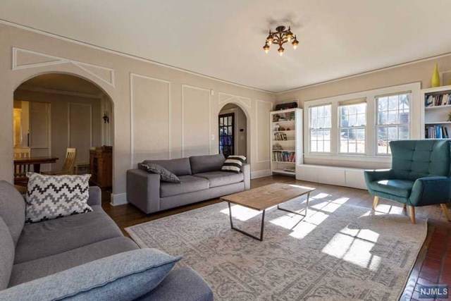 5 Edward Court - Photo 1