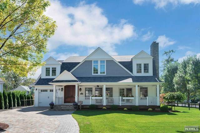 164 Village Circle West - Photo 1