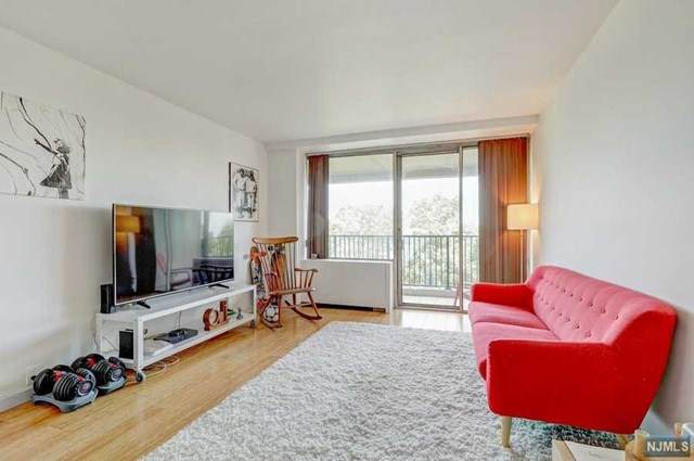 3 Horizon Road - Photo 1