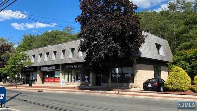 10 Broad Street - Photo 1