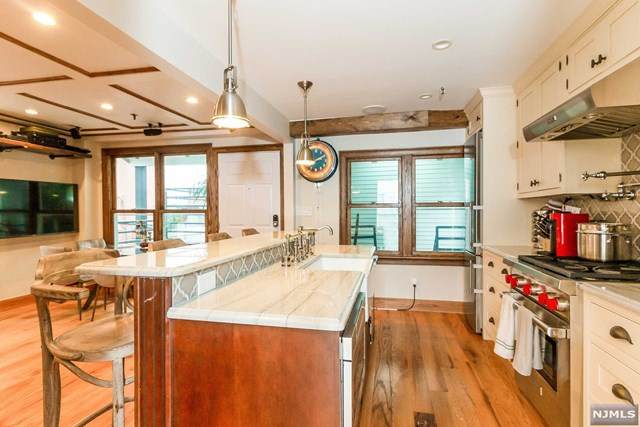 201-203 Washington Street - Photo 1